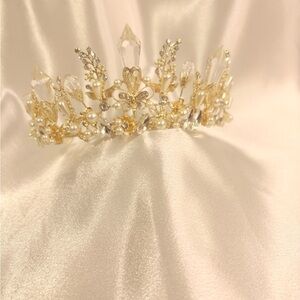 Elegant Gold and Crystal Tiara